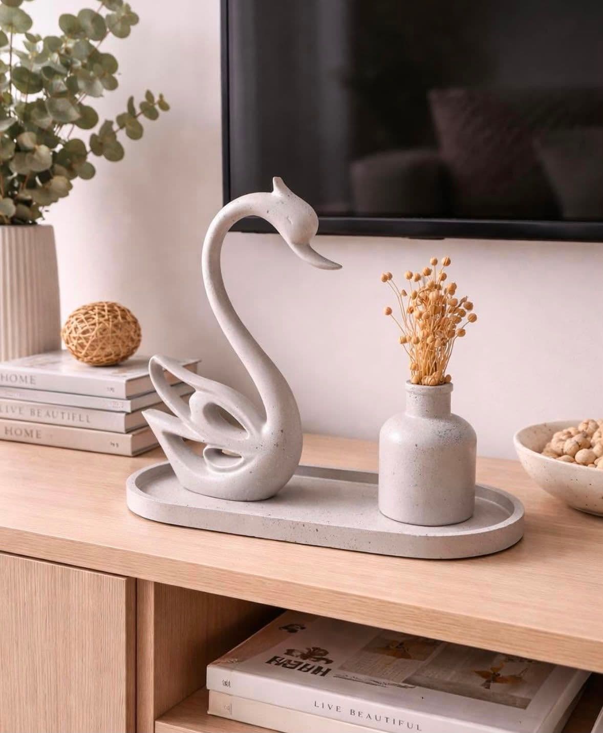     Minimalist Kuğu Biblosu ve Vazo Seti – Modern Ev Dekoru