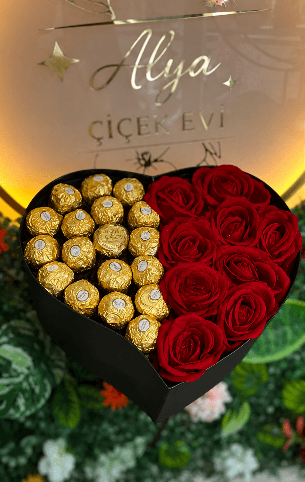 Kalp Kutuda Ferrero & Gül